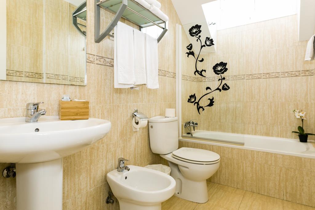Weforyou Real Del Tivoli Two Rooms Benalmadena Bagian luar foto