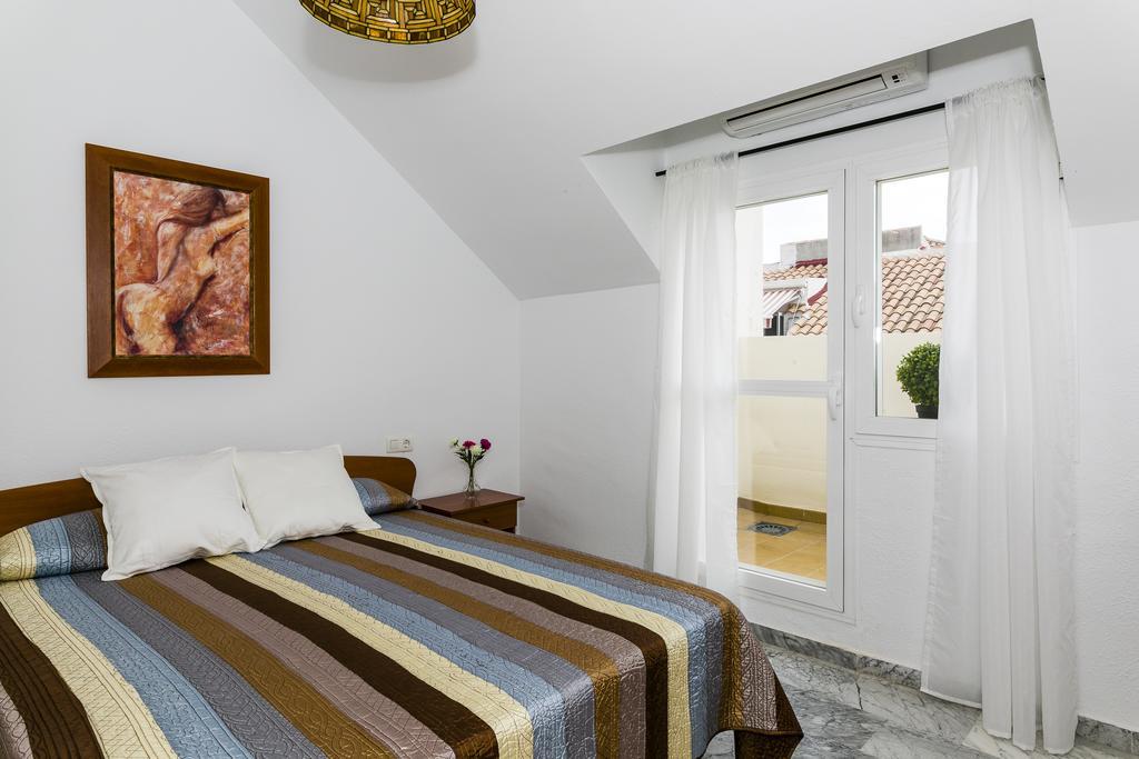 Weforyou Real Del Tivoli Two Rooms Benalmadena Bagian luar foto